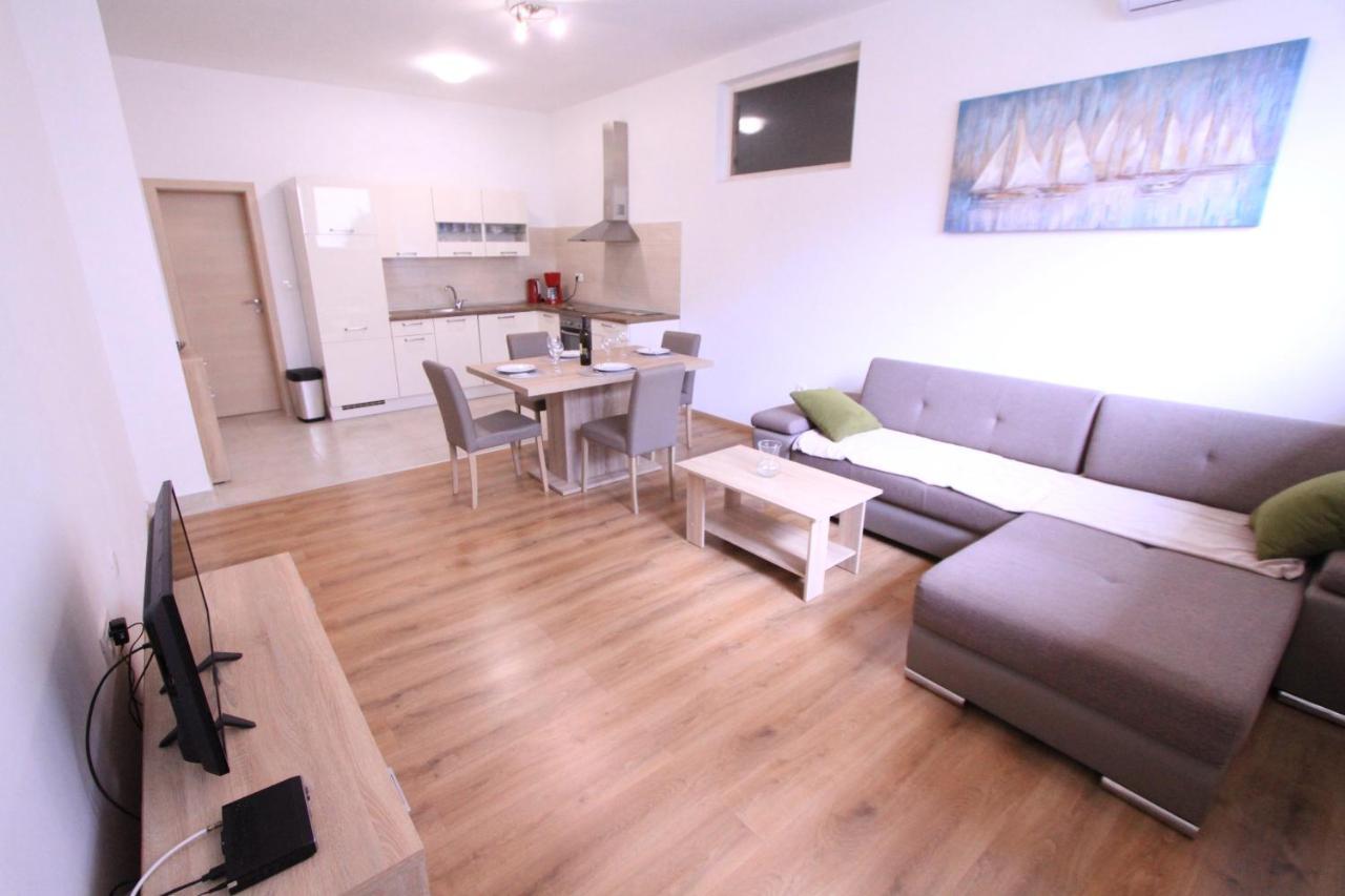 Apartman Darija Подстрана Экстерьер фото